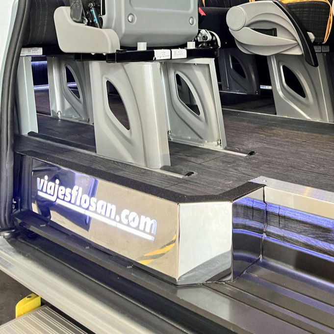 Extensión de piso con cromo